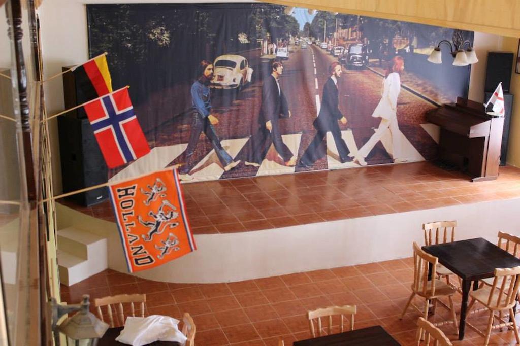 Hotel Yellow Submarine Punta Arenas Bagian luar foto