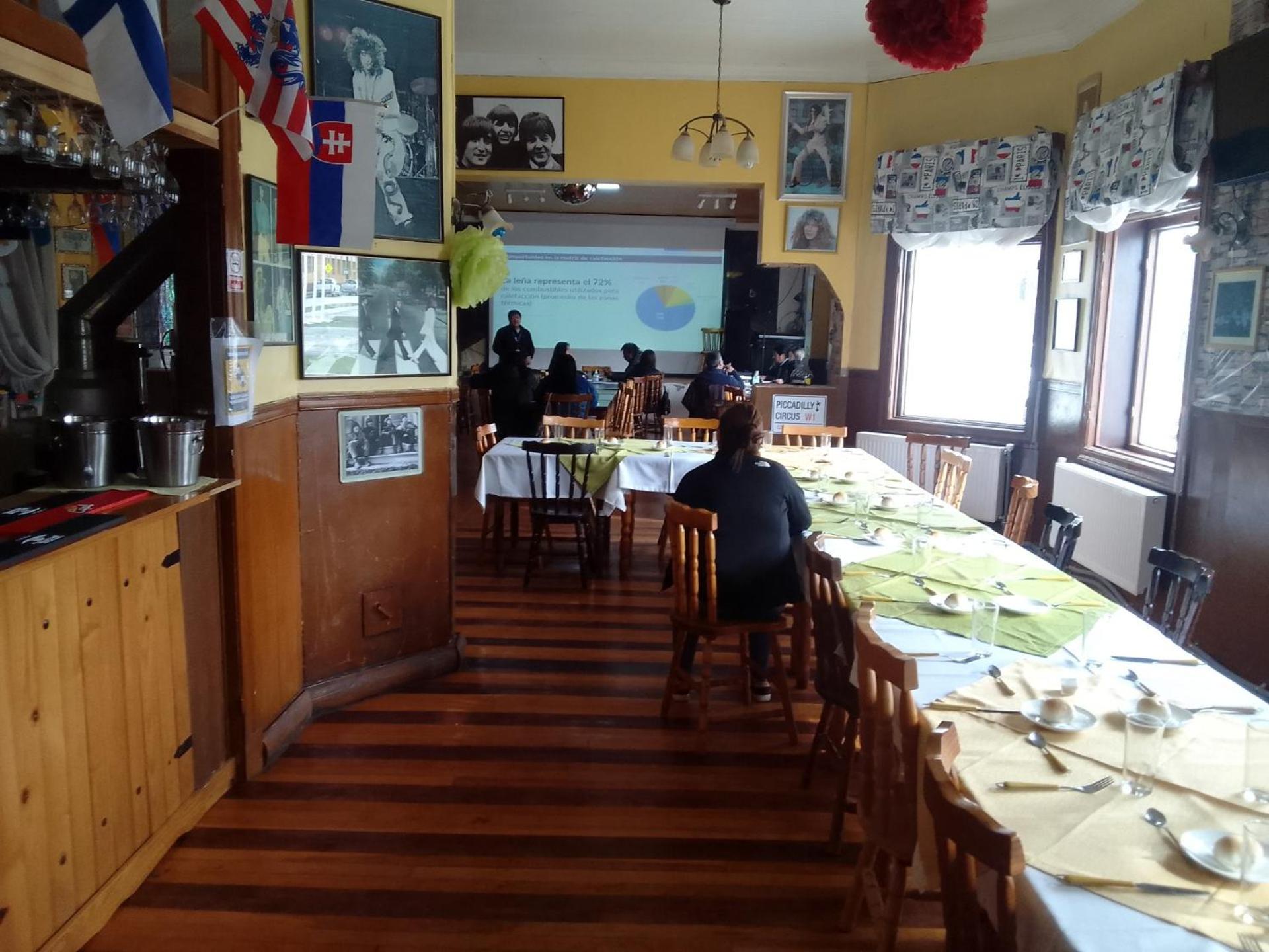 Hotel Yellow Submarine Punta Arenas Bagian luar foto
